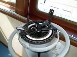 ripetitrice della girobussola con cerchio azimutale  -- the gyrocompass repeater with azimuthal circle